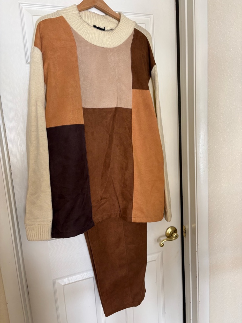 Men's Patchwork Crewneck Sweater and pants set in Cream and Brown Tones, w/hat